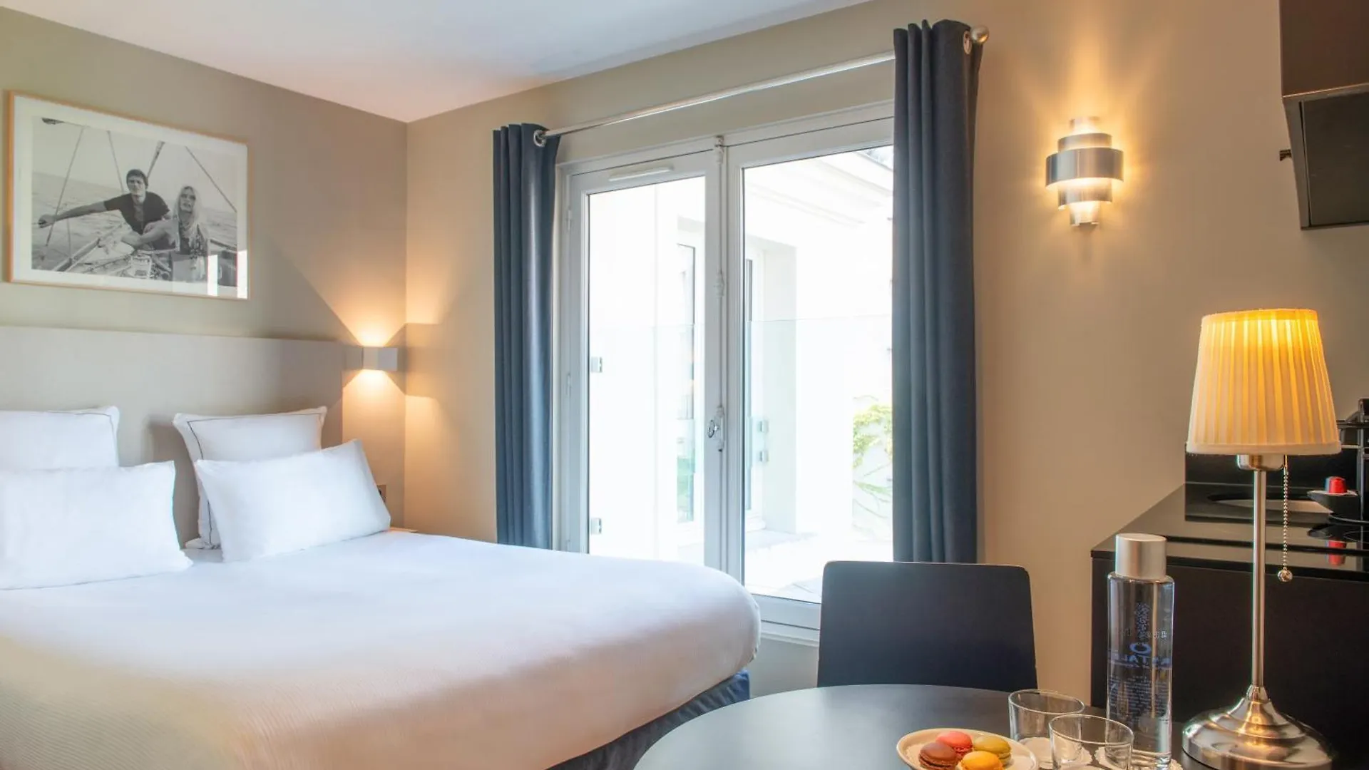Helzear Etoile 4* Paryż