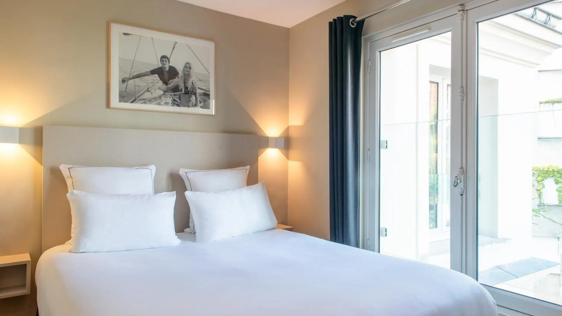 Helzear Etoile Hotel